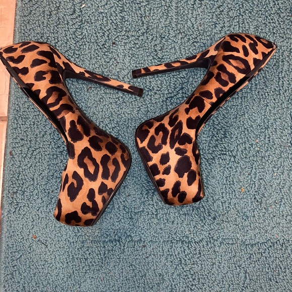 Leopard Steve Madden Platform Heels - Picture 3 of 3
